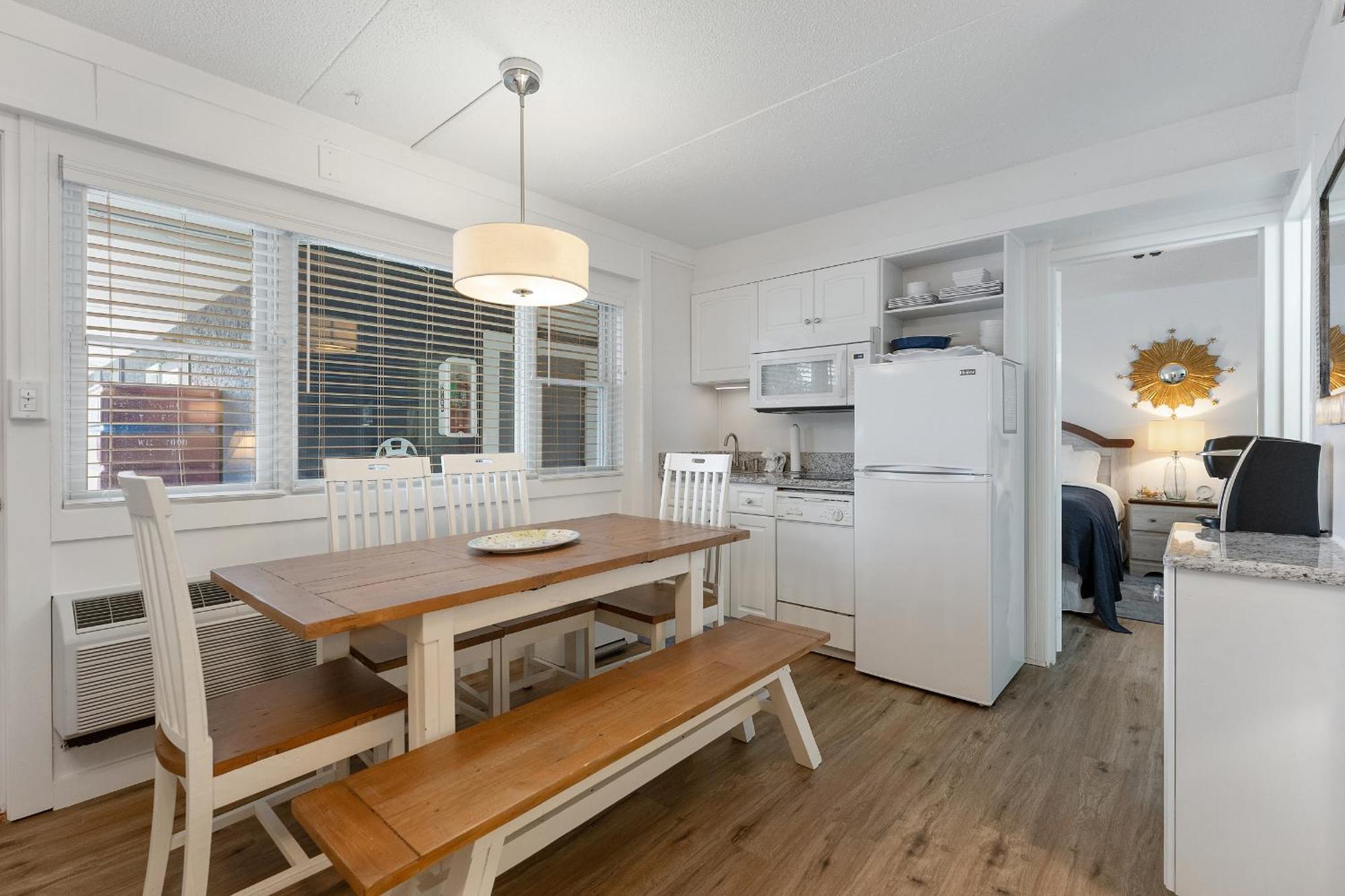 Beachcomber Resort Avalon Eksteriør bilde