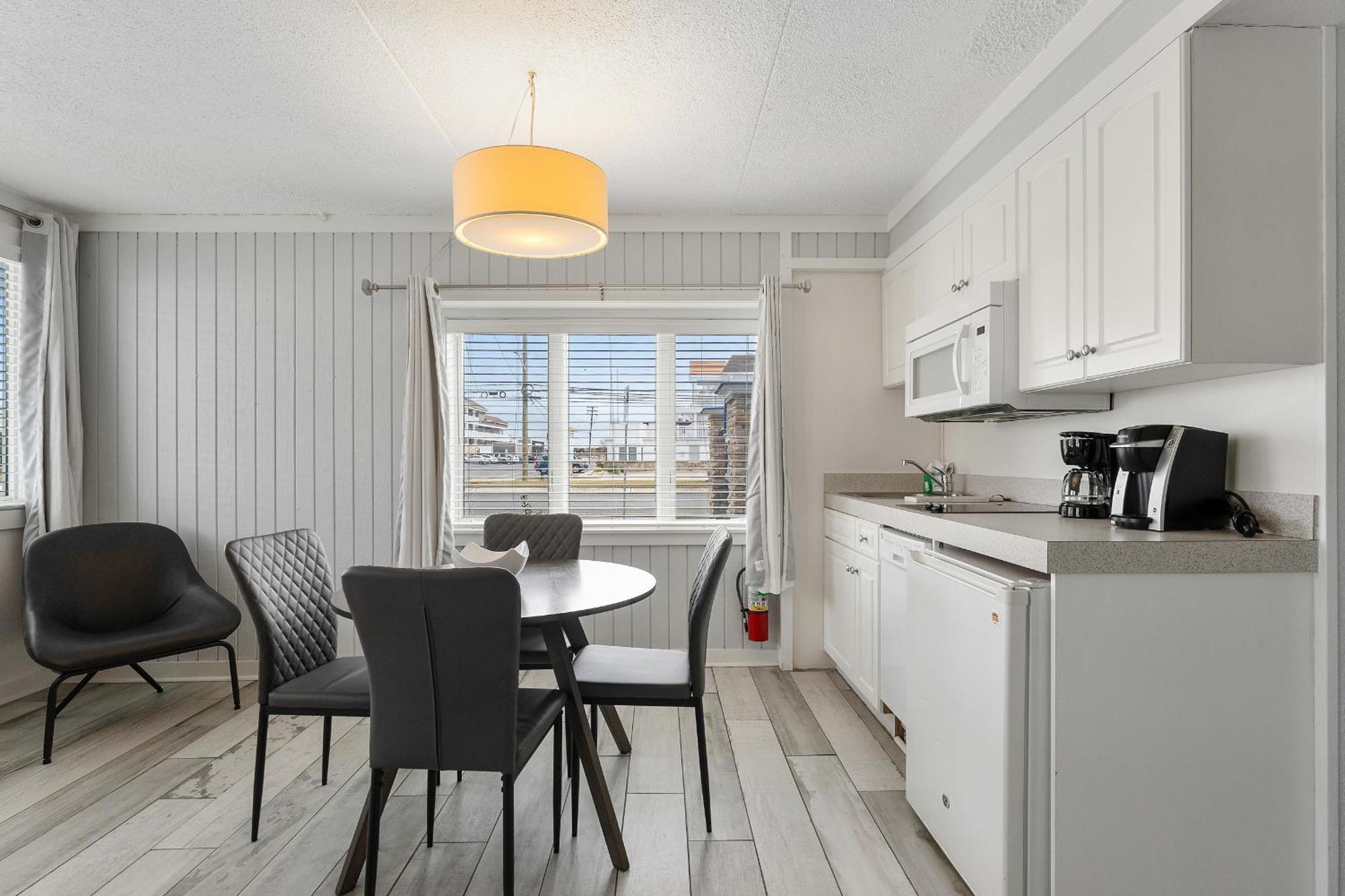 Beachcomber Resort Avalon Eksteriør bilde